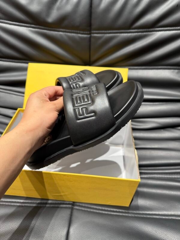 FEND Luxury Fashion Designer slippers