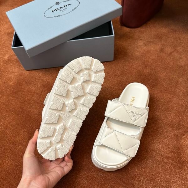 PRD bread slippers Lambskin