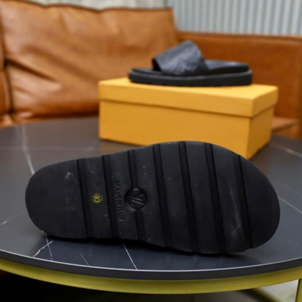 LV slippers luxury designer