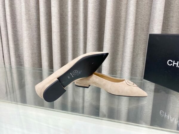 CHL 25ss pointed flat shoes and slippers Thick toe high heels