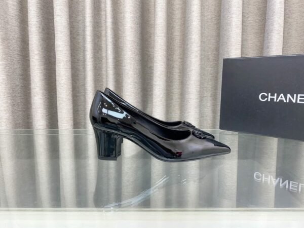CHL 25ss pointed flat shoes and slippers Thick toe high heels