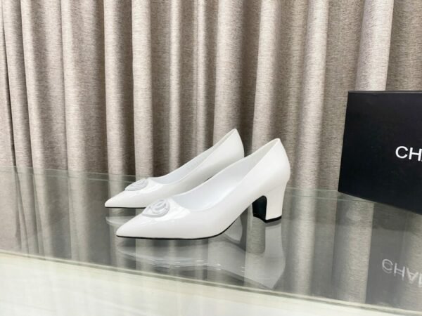 CHL 25ss pointed flat shoes and slippers Thick toe high heels