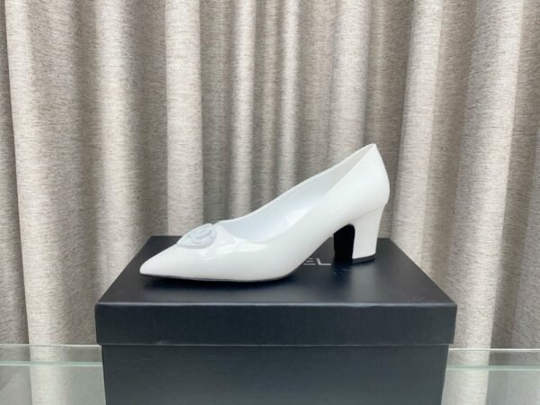 CHL 25ss pointed flat shoes and slippers Thick toe high heels