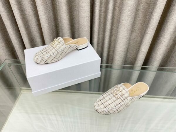 CHL 25Fw rhinestone double C half slippers/loafers