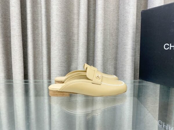 CHL 25ss Pearl Half Slippers/Loafers