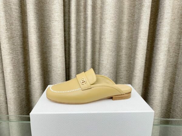 CHL 25ss Pearl Half Slippers/Loafers