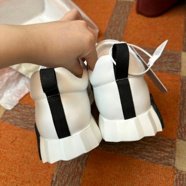 HM Bouncing series sports shoes