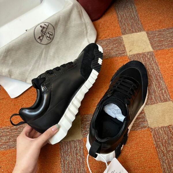 HM Bouncing series sports shoes