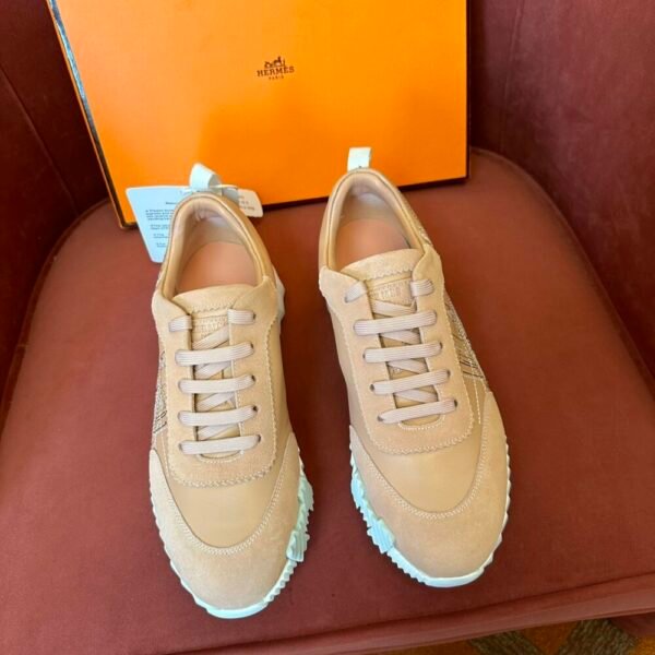 HM Bouncing series sports shoes