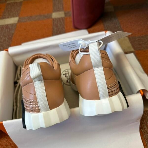 HM Bouncing series sports shoes