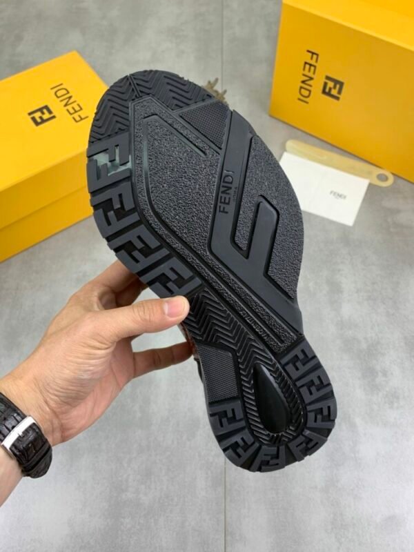 Fend imported leather casual sports shoes