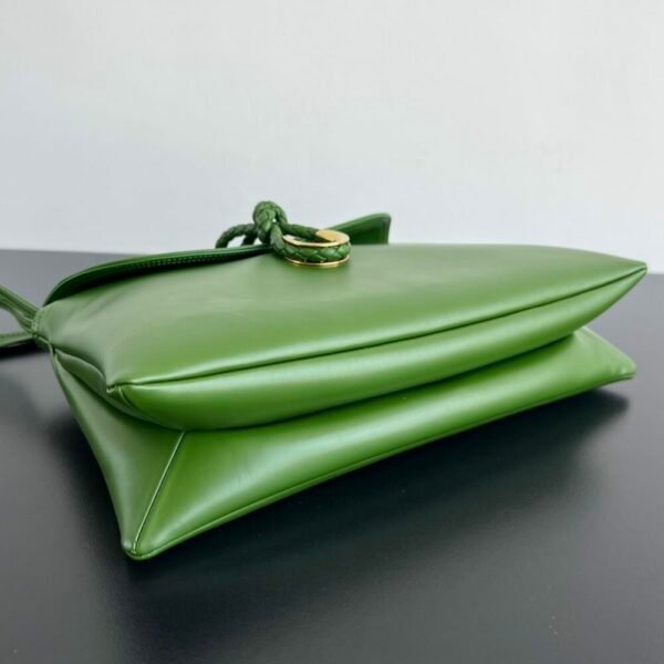 BO-VE 24ss 806030 Small Liberta handBag 35cm/13.8in BV VB