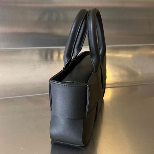 BO-VE 776778 mini east- west ARCO to special  22cm BV VB intrecciato lambskin