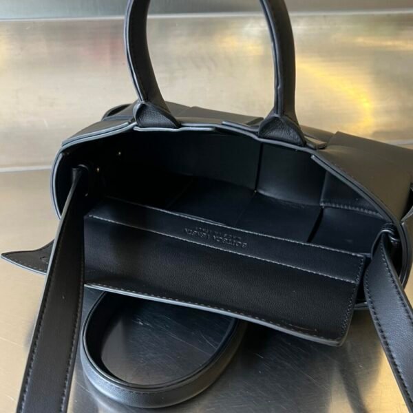 BO-VE 776778 mini east- west ARCO to special  22cm BV VB intrecciato lambskin