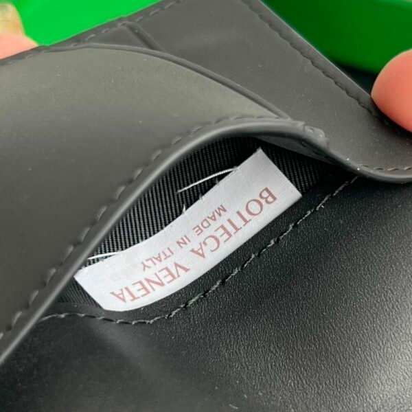 BO-VE Small woven passport holder 817398 cowhide 13.3x9.5cm BV VB