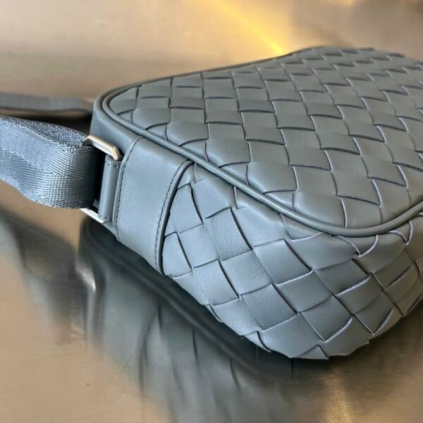BO-VE 710048 Woven Camera Bag For Women 24.5cm BV VB