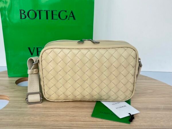 BO-VE 710048 Woven Camera Bag For Women 24.5cm BV VB