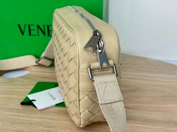 BO-VE 710048 Woven Camera Bag For Women 24.5cm BV VB