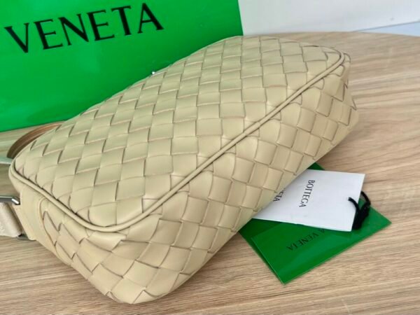 BO-VE 710048 Woven Camera Bag For Women 24.5cm BV VB