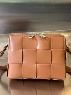 BO-VE 730027 Woven Camera Bag For Women/men 20cm BV VB