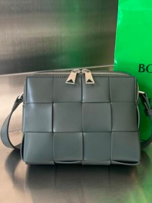 BO-VE 730027 Woven Camera Bag For Women/men 20cm BV VB