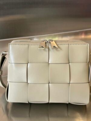 BO-VE 730027 Woven Camera Bag For Women/men 20cm BV VB