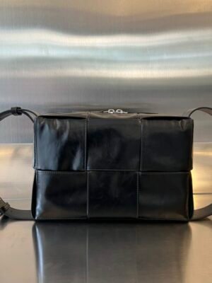 BO-VE 731165 Woven Camera Bag For Women/men 28cm BV VB