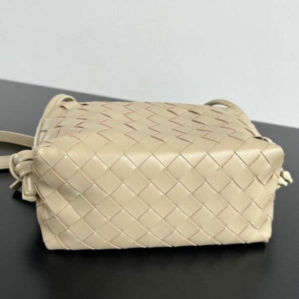 BO-VE Loop handbag 796615 For Women 19cm BV VB
