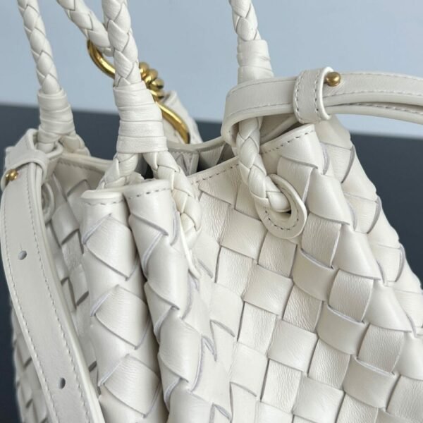 BO-VE Chain parachute 796569 sheepskin women bag 21cm BV VB