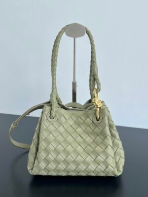 BO-VE Chain parachute 796569 sheepskin women bag 21cm BV VB