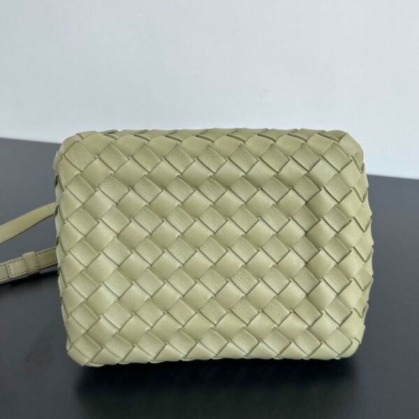 BO-VE Chain parachute 796569 sheepskin women bag 21cm BV VB