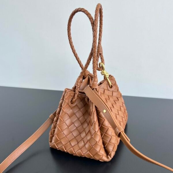 BO-VE Chain parachute 796569 sheepskin women bag 21cm BV VB