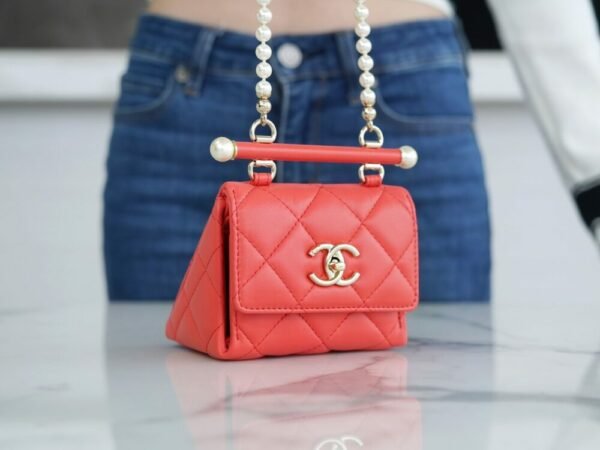 wsxc1742913583169_2 CHL 24ss Spring/Summer New Pearl Chain Mini Triangle Bag Orange 12cm
