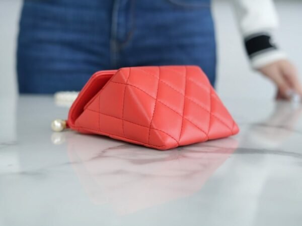 wsxc1742913583169_6 CHL 24ss Spring/Summer New Pearl Chain Mini Triangle Bag Orange 12cm