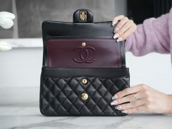 CHL Classic Flap Black Sheep Gold Small 23cm