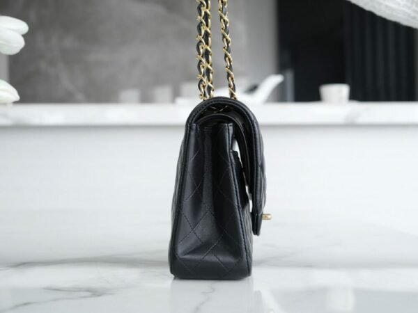 CHL CF Classic Flap Medium Classic Flap Bag Black Sheep Gold 25cm