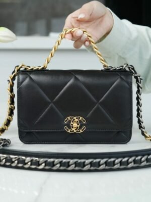 CHL 23p19 woc black gold 19cm