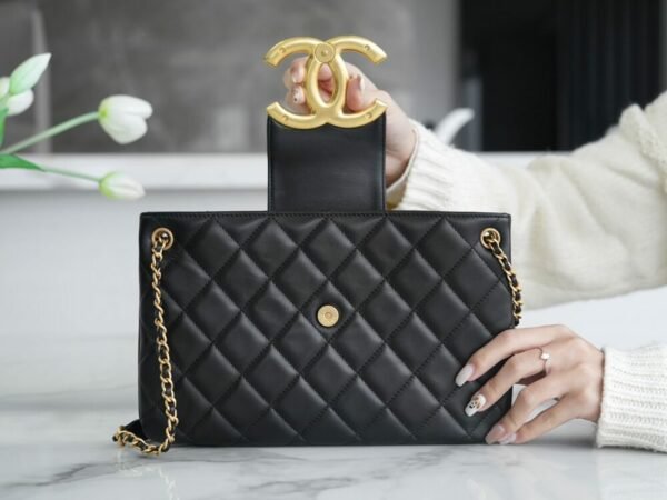 wsxc1742924266605_4 CHL 24c Retro Large Logo Horizontal Shopping Bag Black 26.5cm