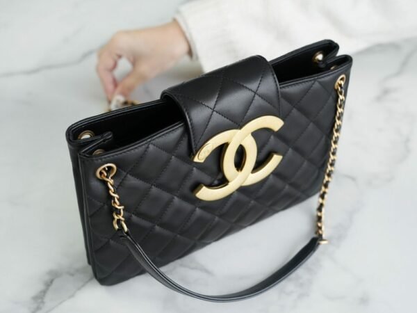 wsxc1742924380964_7 CHL 24c Retro Large Logo Horizontal Shopping Bag Black 26.5cm