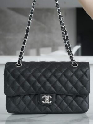 CHL Classic Flap Medium Black Bull Silver 25cm