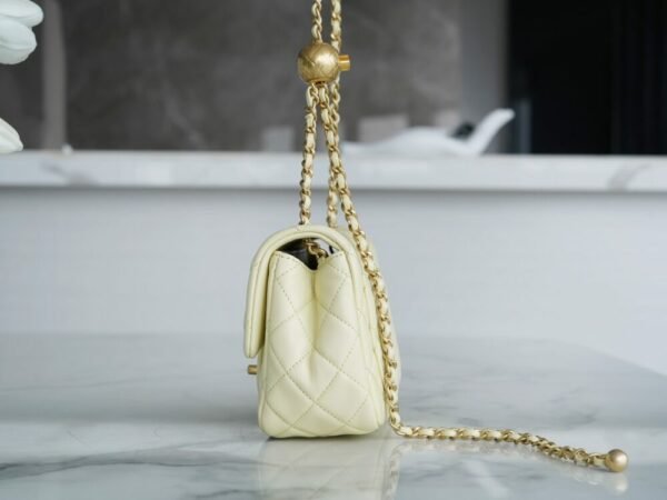 CHL Metal ball square fat man genuine leather chicken yellow 18cm