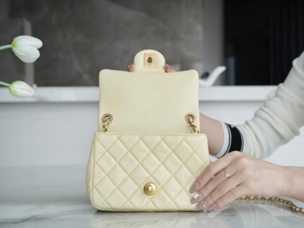 CHL Metal ball square fat man genuine leather chicken yellow 18cm