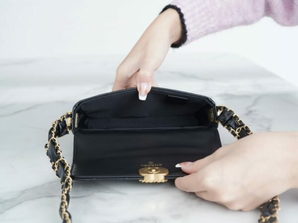 CHL 23k Autumn Winter Series 19 Wide Shoulder Strap Baguette Bag black 17.5cm