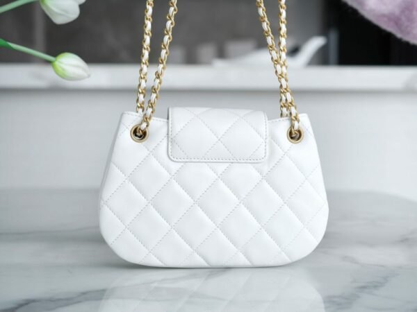 CHL 24c Retro Big Logo Messenger Bag Small 21cm