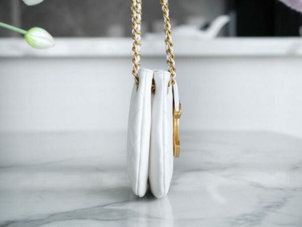 CHL 24c Retro Big Logo Messenger Bag Small 21cm