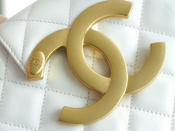 CHL 24c Retro Big Logo Messenger Bag Small 21cm