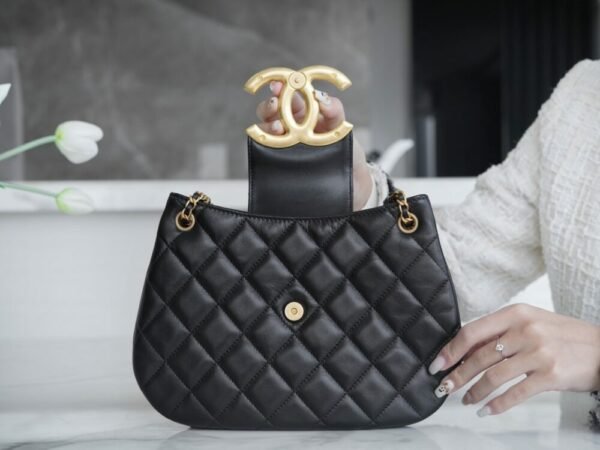 CHL 24c original lambskin retro logo messenger bag large size 25.5cm