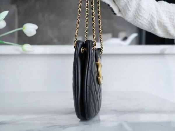 CHL 24c original lambskin retro logo messenger bag large size 25.5cm