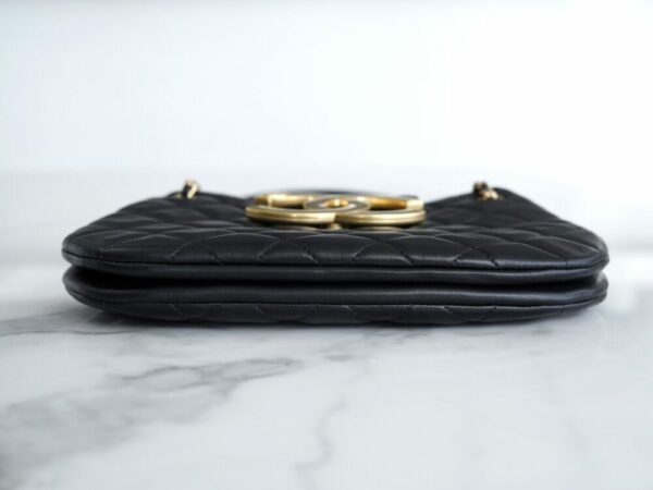 CHL 24c original lambskin retro logo messenger bag large size 25.5cm