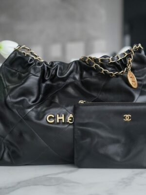 CHL 24C Horizontal 22 Handbag Black Gold Buckle 45cm